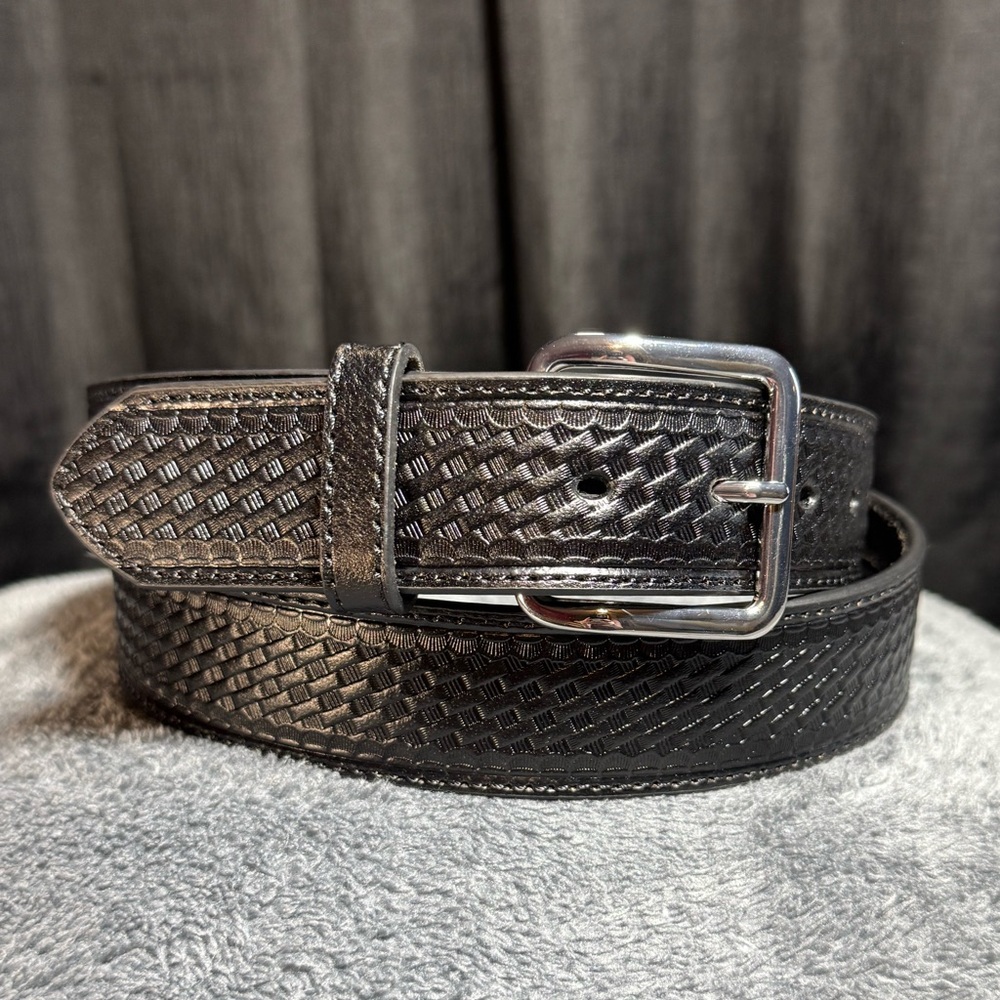 Elegant Black Textured Men's Belt